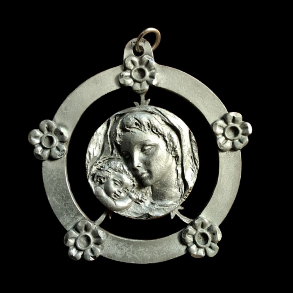 VINTAGE MADONNA PENDANT NECKLACE ITALY MOTHER & CHILD CHRIST -PEWTER-RELIGIOUS